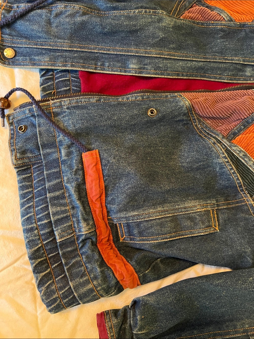 Vintage-Inspired Patchwork Denim Jacket with Maroon Collar - Picture 7 of 12